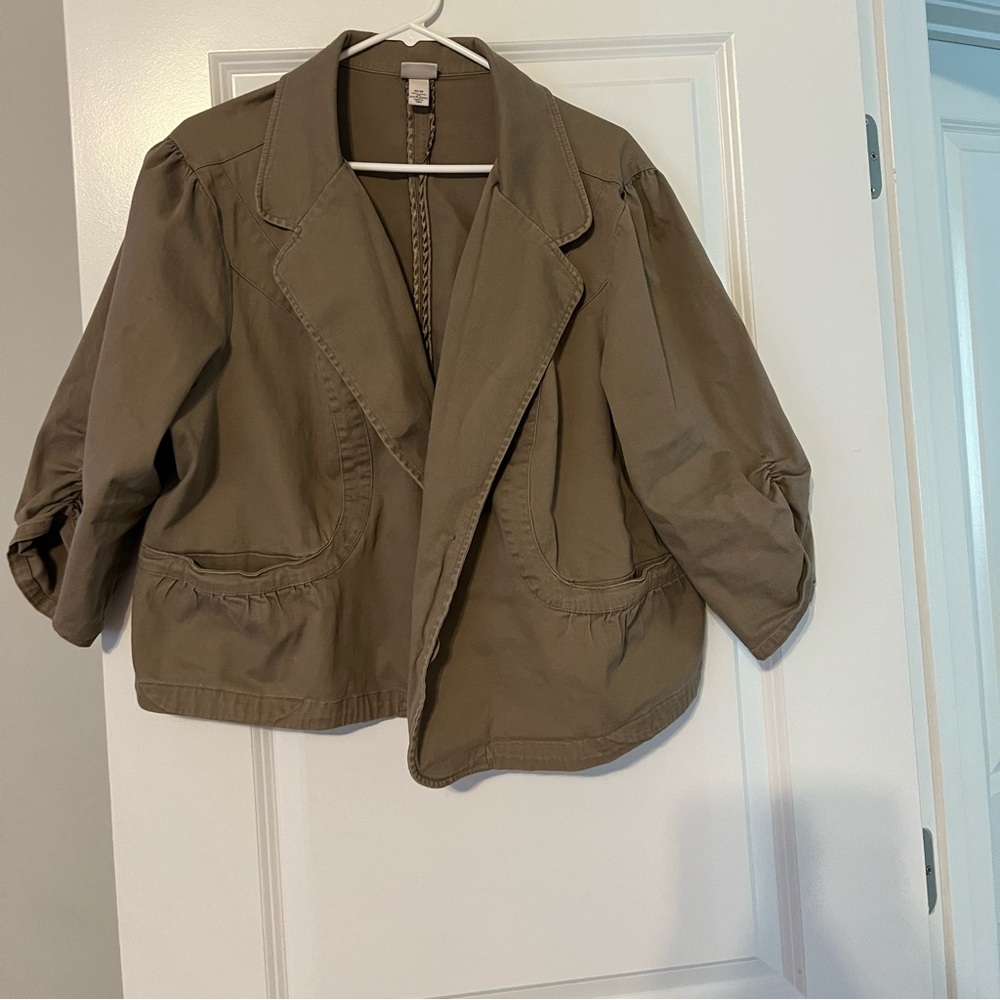 Size 22/24 cute grayish/greenish light weight crop style jacket
